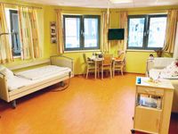 Doppelzimmer mit großer Fensterfront | Pflegestation Haus Pestalozzi in Heiligenwald